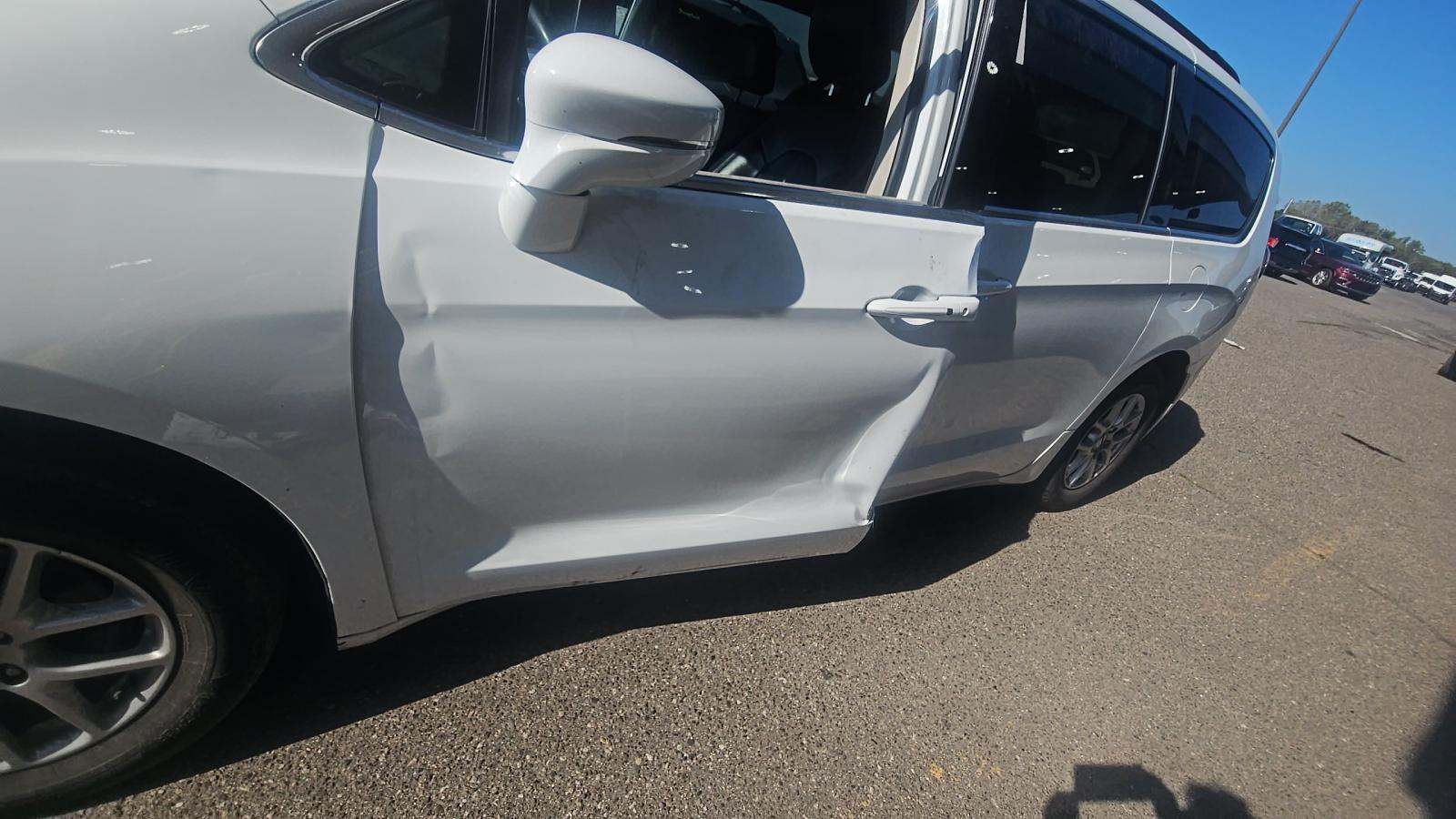 2022 Chrysler Pacifica Touring L FWD