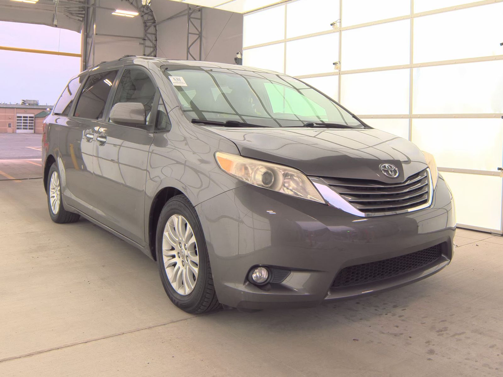 2015 Toyota Sienna XLE FWD