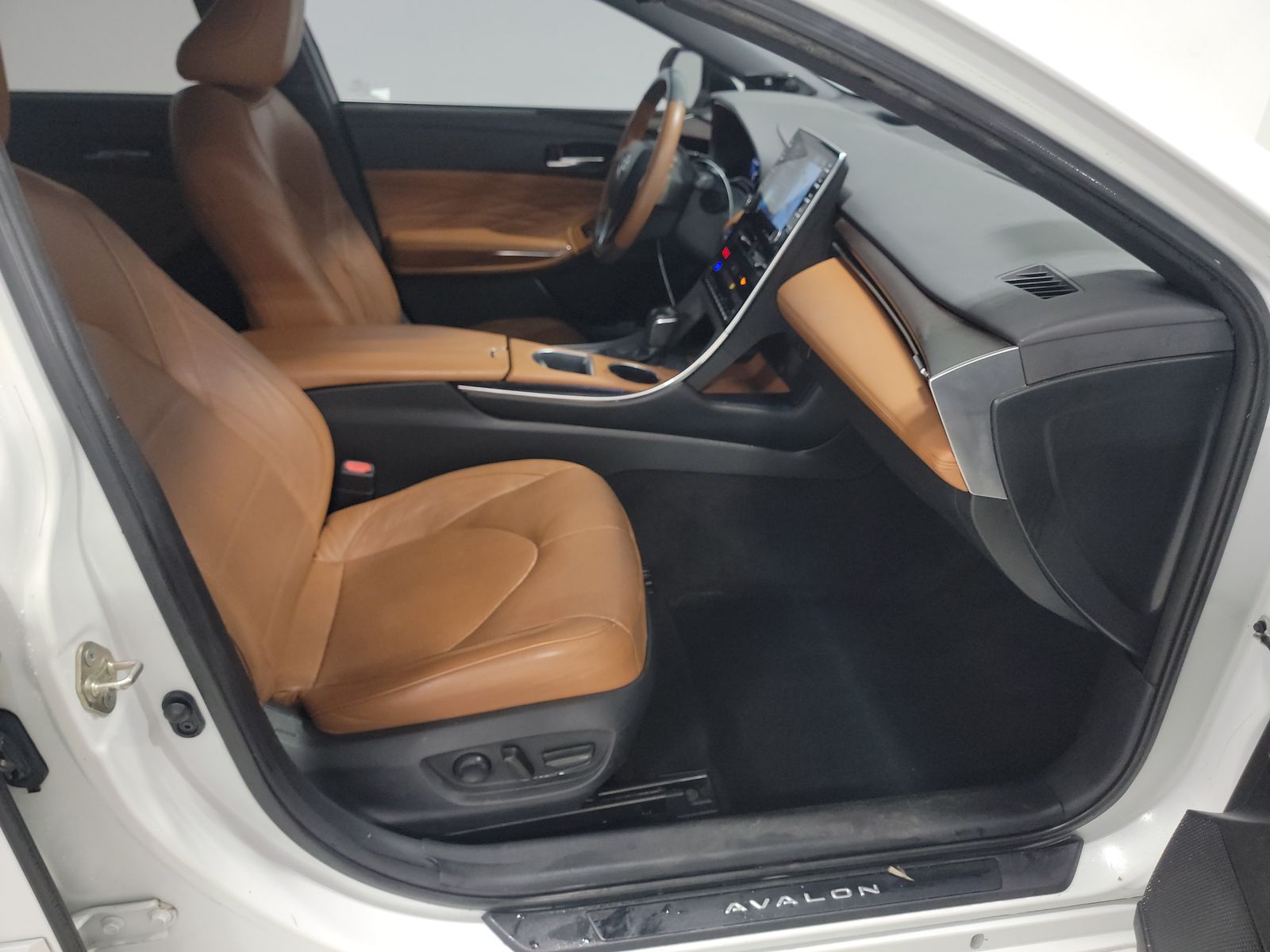 2020 Toyota Avalon Hybrid Limited FWD