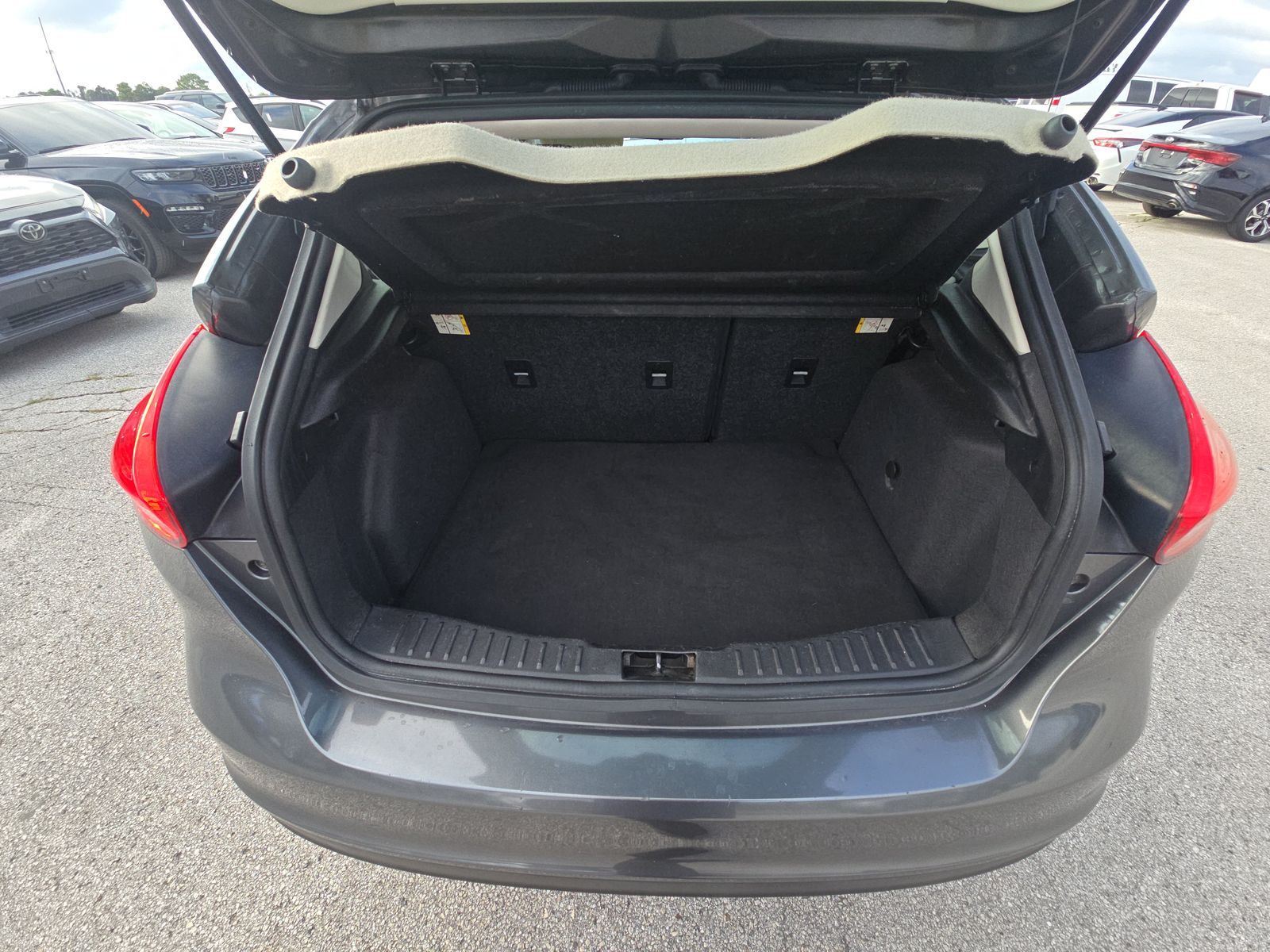 2016 Ford Focus SE FWD