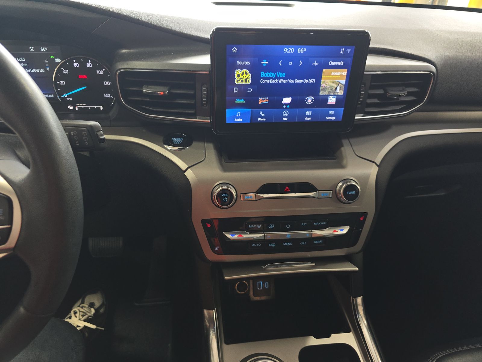 2022 Ford Explorer XLT AWD