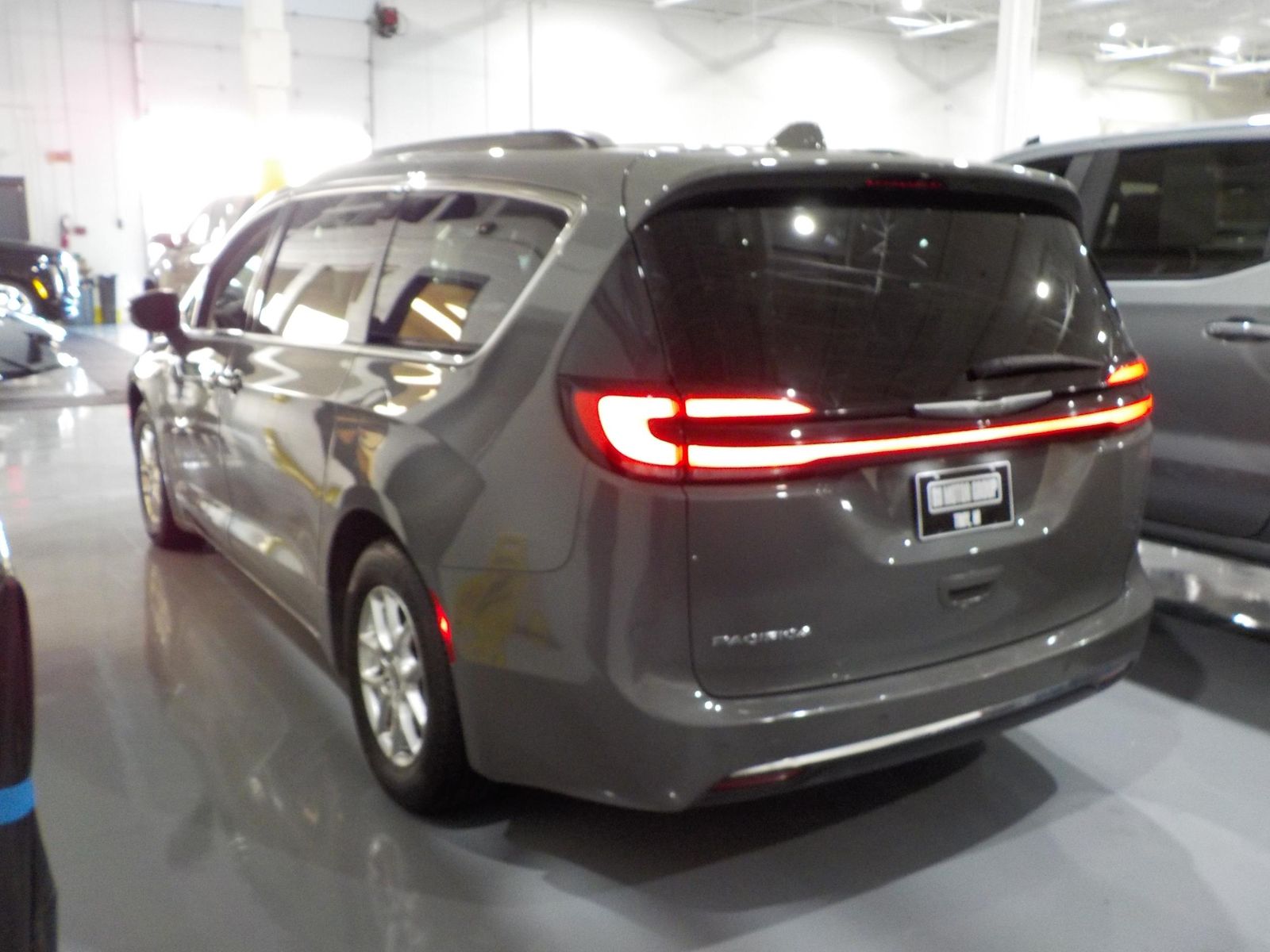 2022 Chrysler Pacifica Touring L FWD