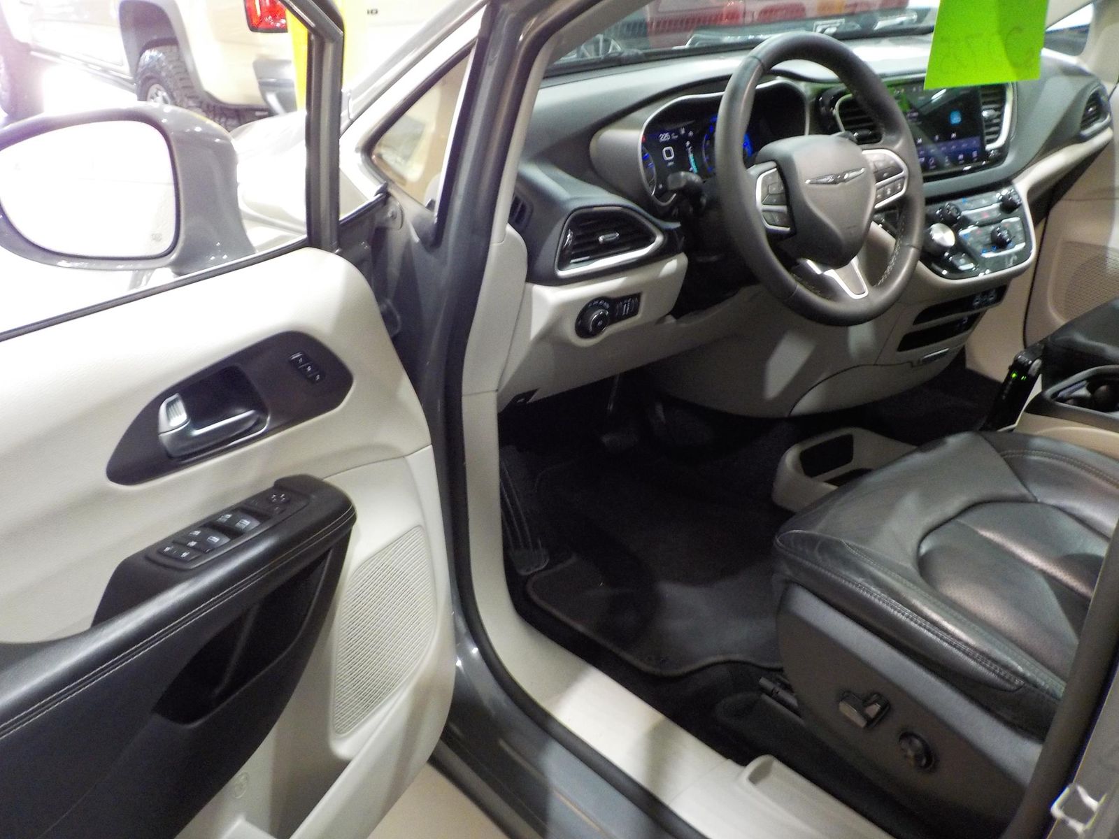 2022 Chrysler Pacifica Touring L FWD