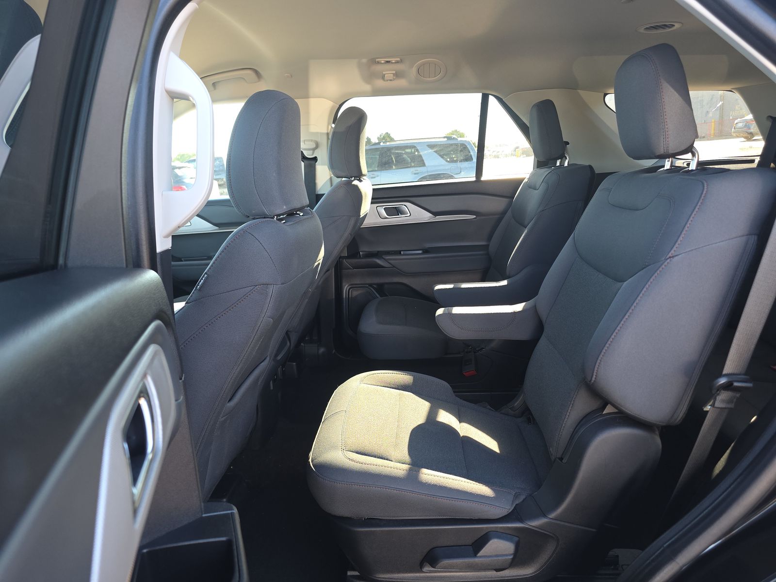 2025 Ford Explorer Active AWD