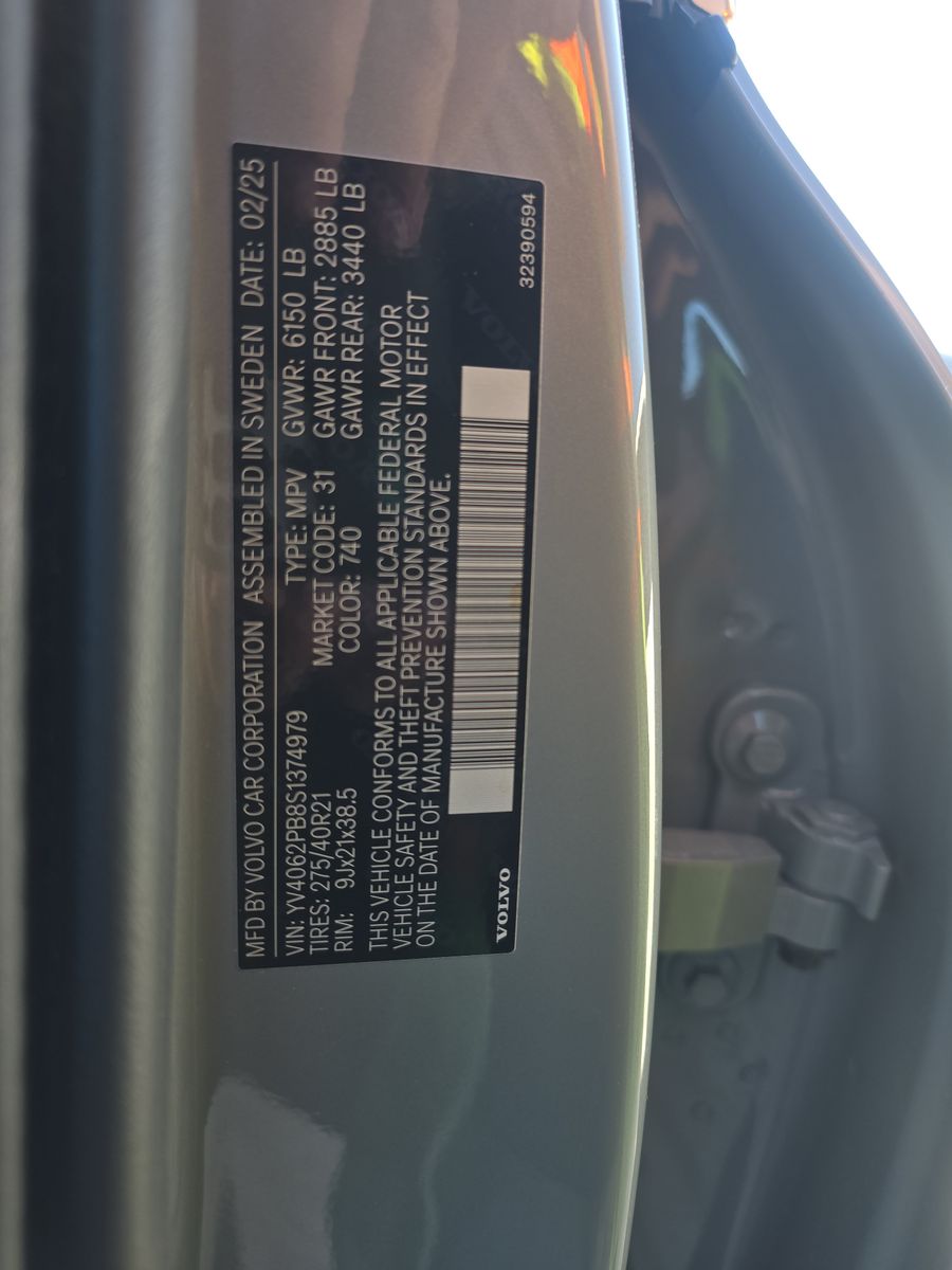 2025 Volvo XC90 B6 Plus AWD