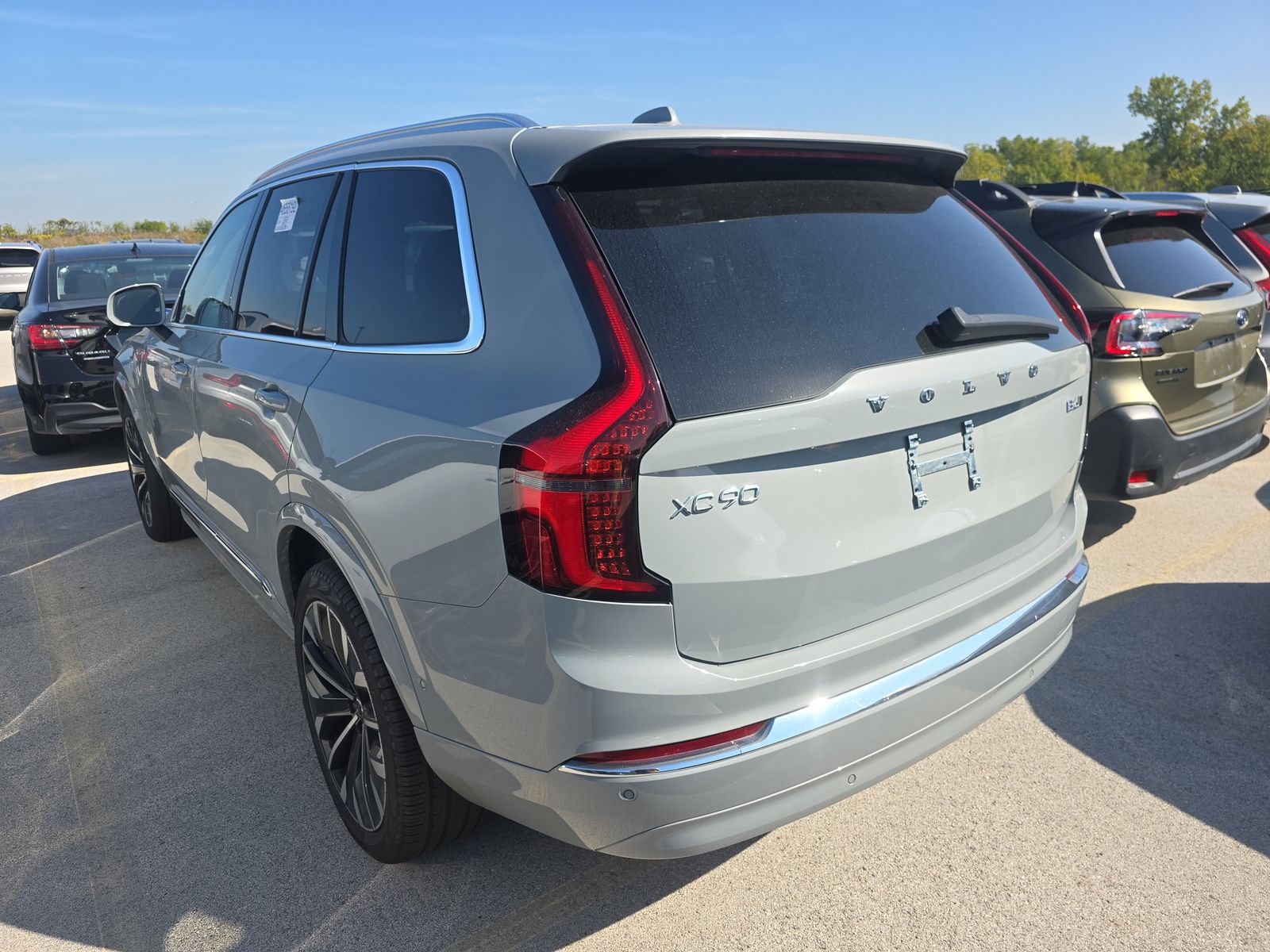 2025 Volvo XC90 B6 Plus AWD