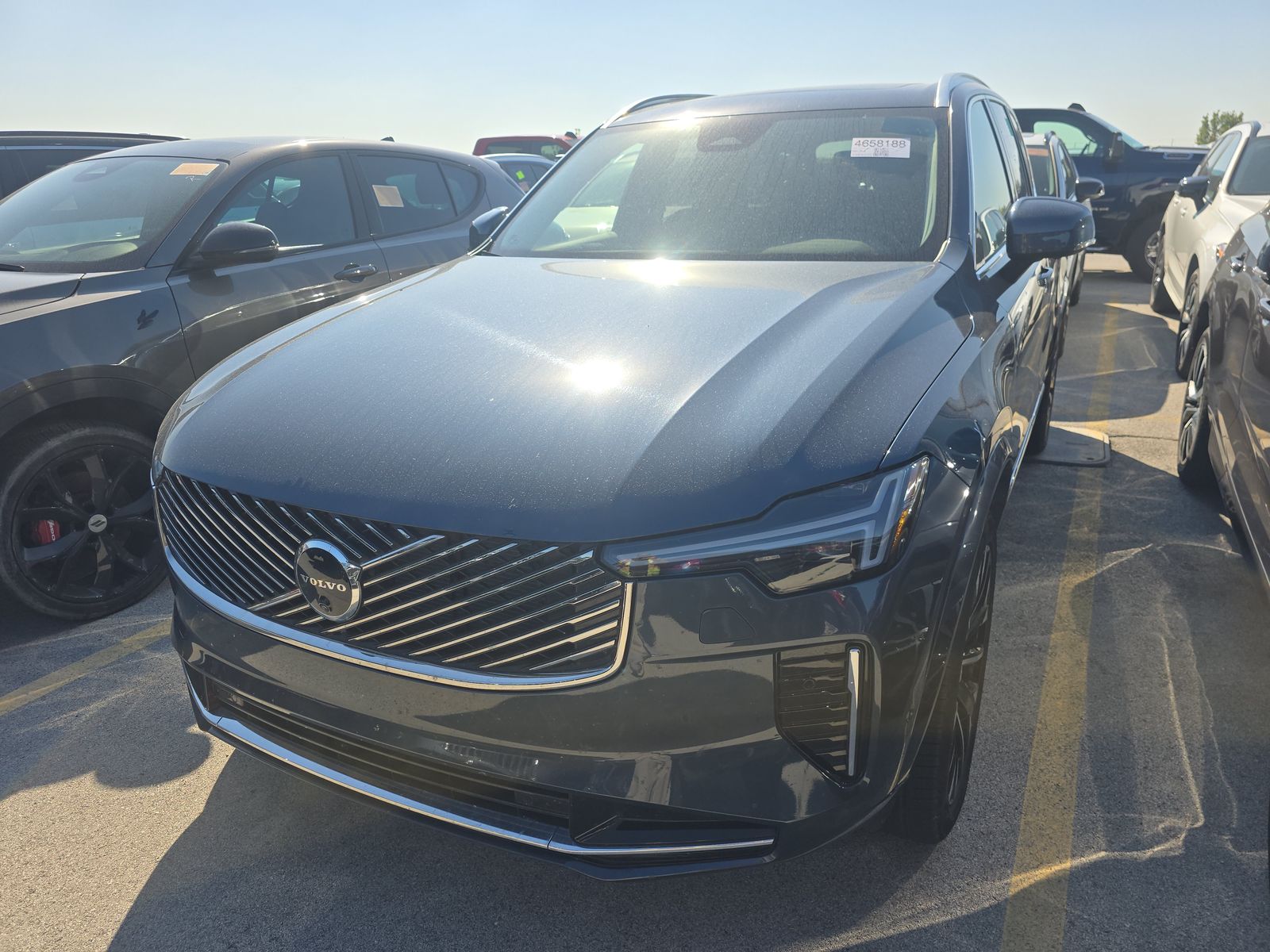 2025 Volvo XC90 B6 Plus AWD