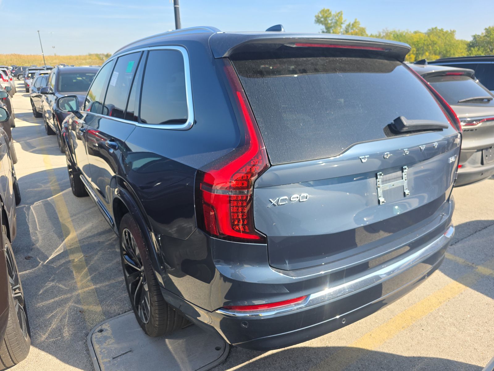 2025 Volvo XC90 B6 Plus AWD