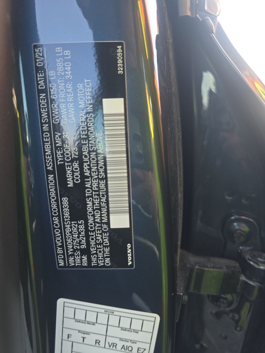 2025 Volvo XC90 B6 Plus AWD