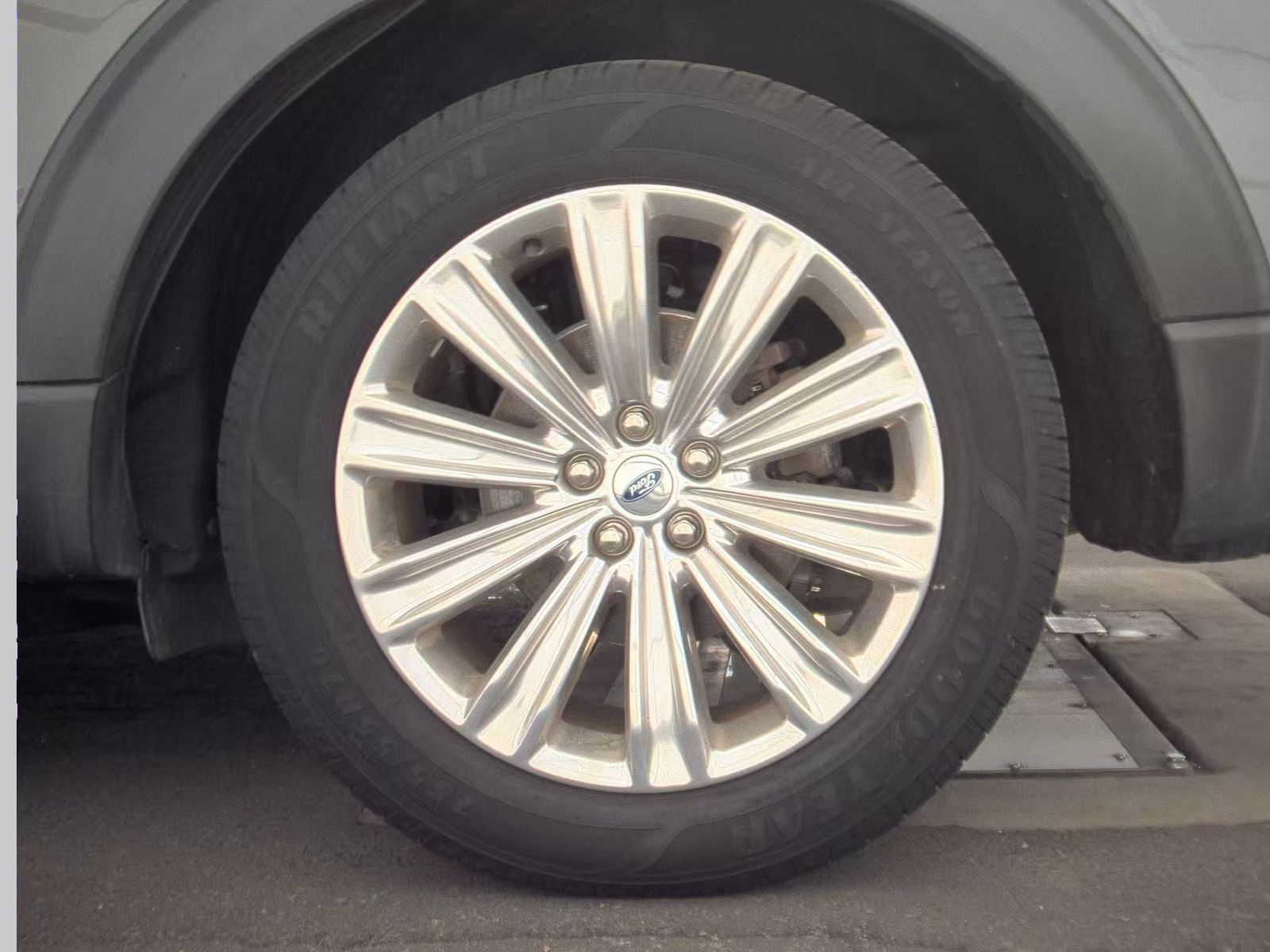 2020 Ford Explorer Limited RWD