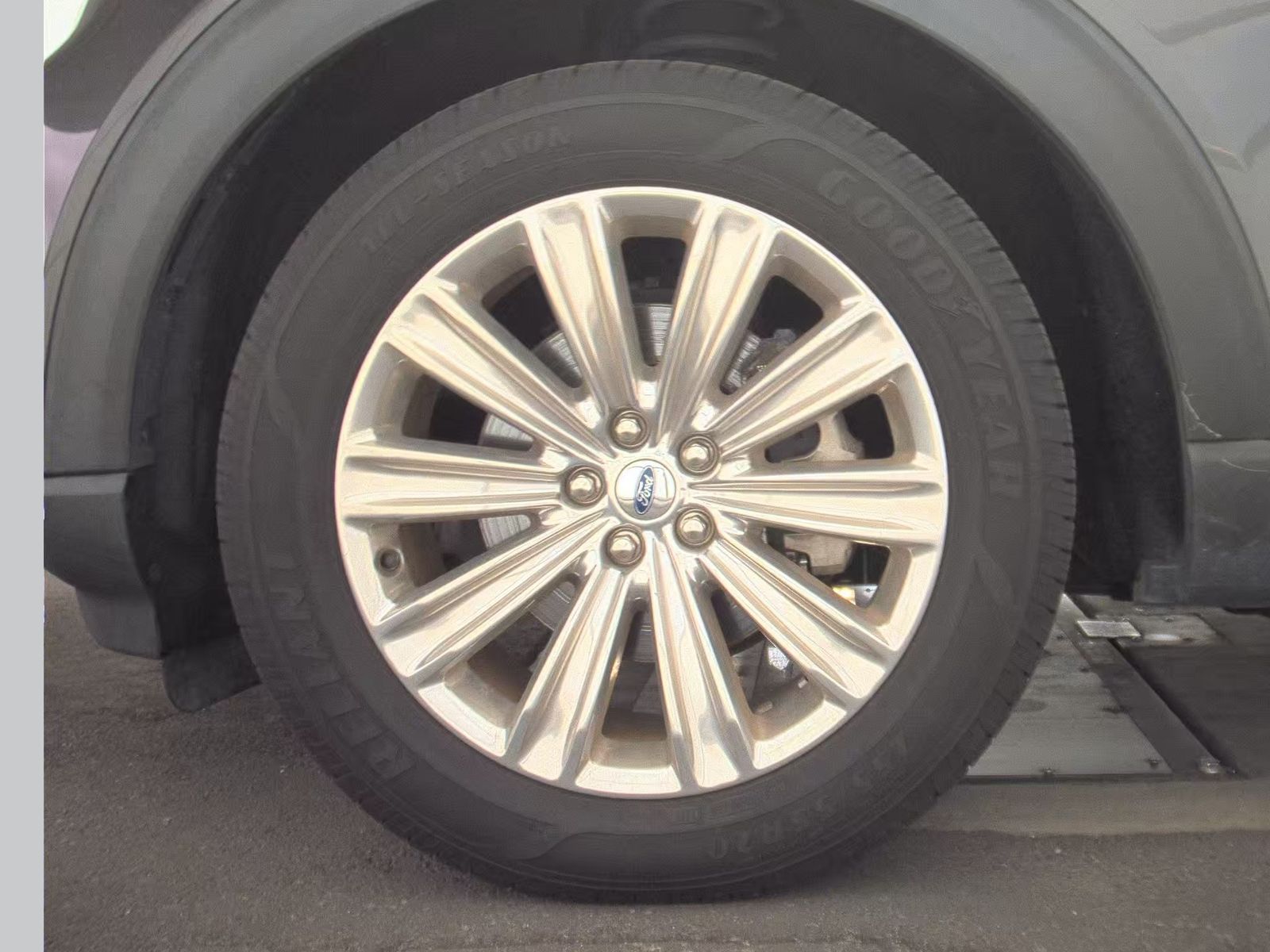2020 Ford Explorer Limited RWD