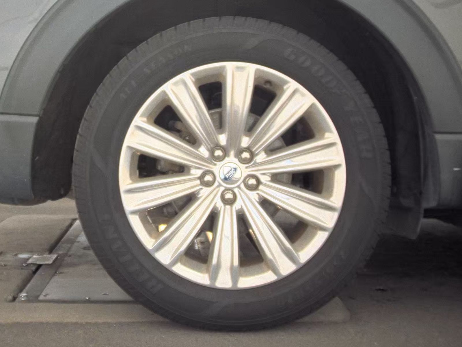 2020 Ford Explorer Limited RWD