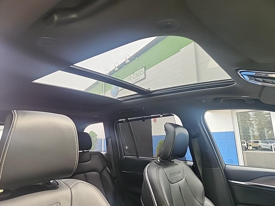 2023 Jeep Grand Cherokee Overland AWD