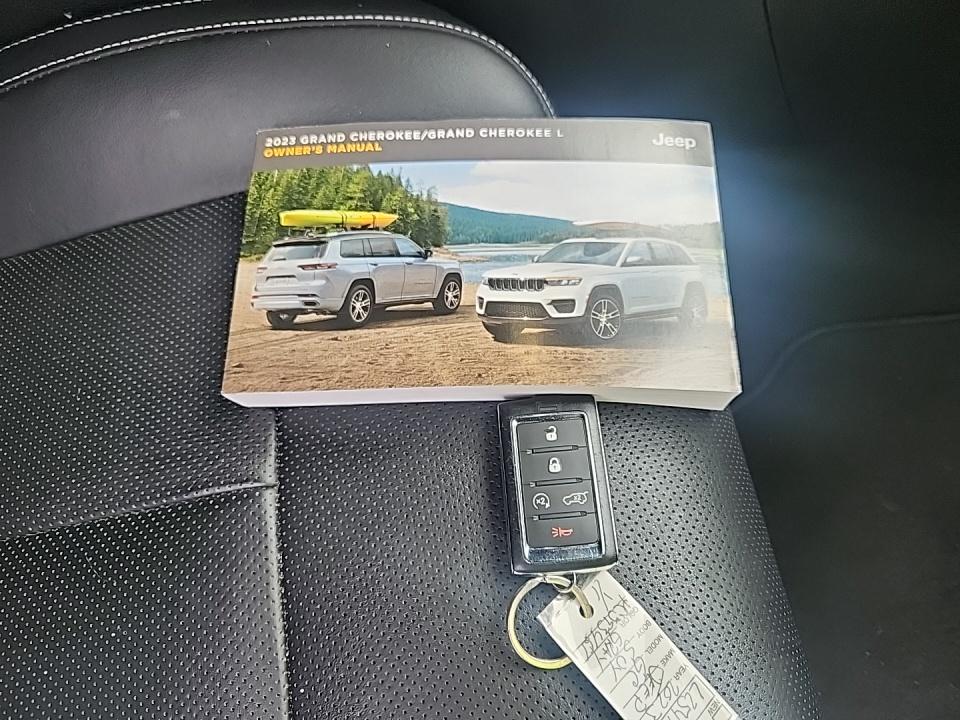 2023 Jeep Grand Cherokee Overland AWD