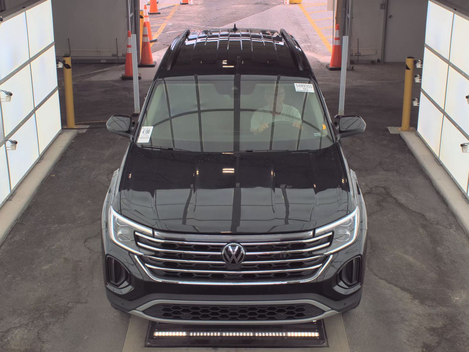 2025 Volkswagen Atlas 2.0T SE FWD