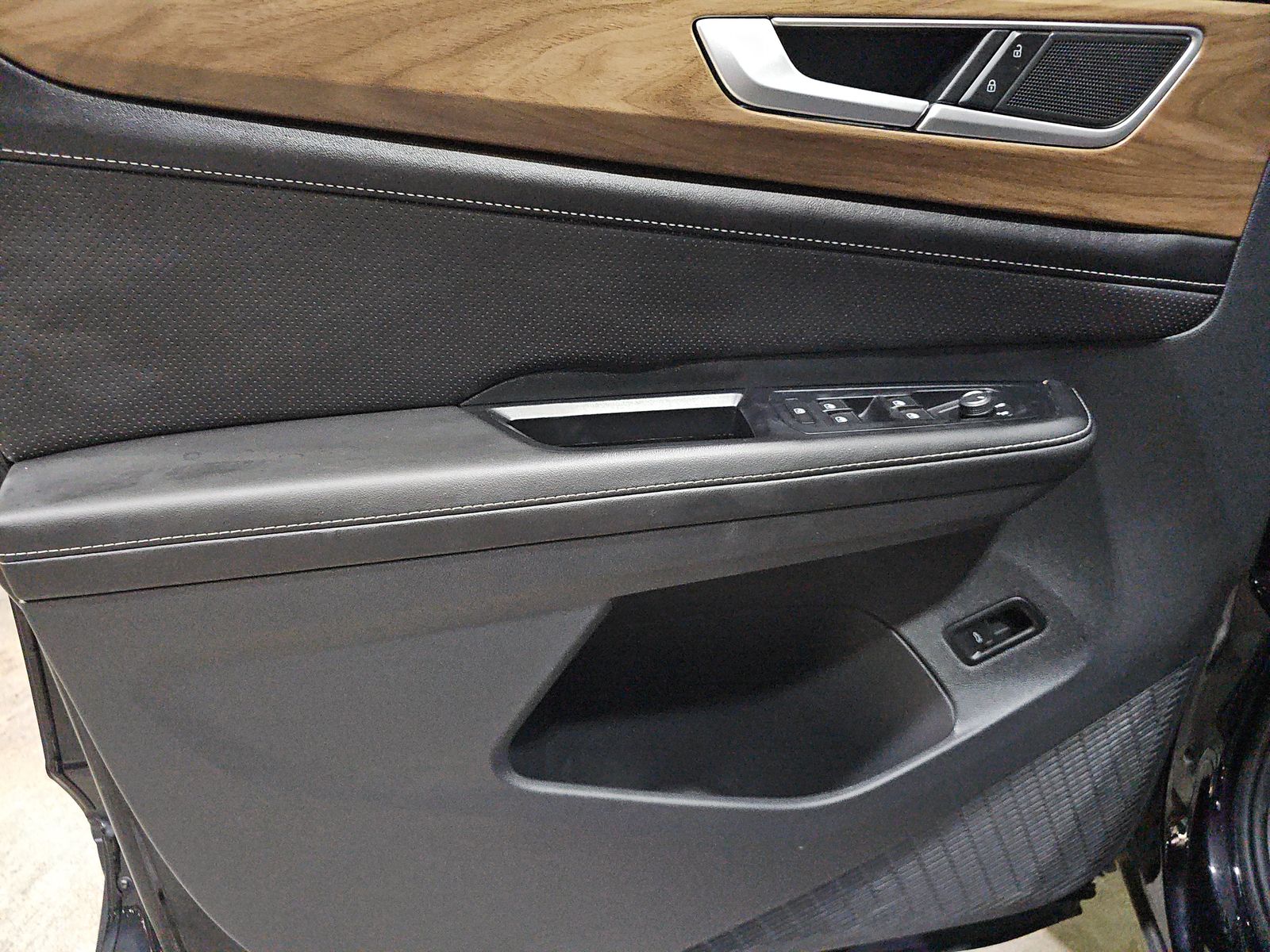 2025 Volkswagen Atlas 2.0T SE FWD