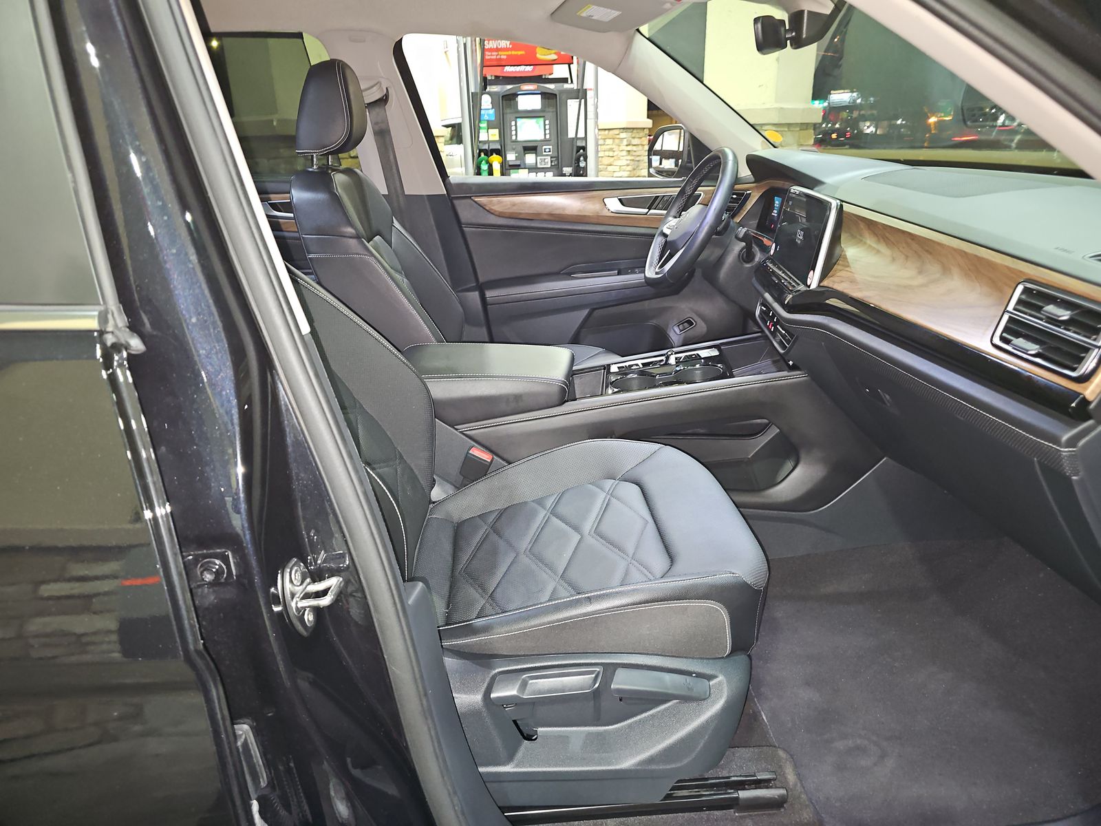 2025 Volkswagen Atlas 2.0T SE FWD