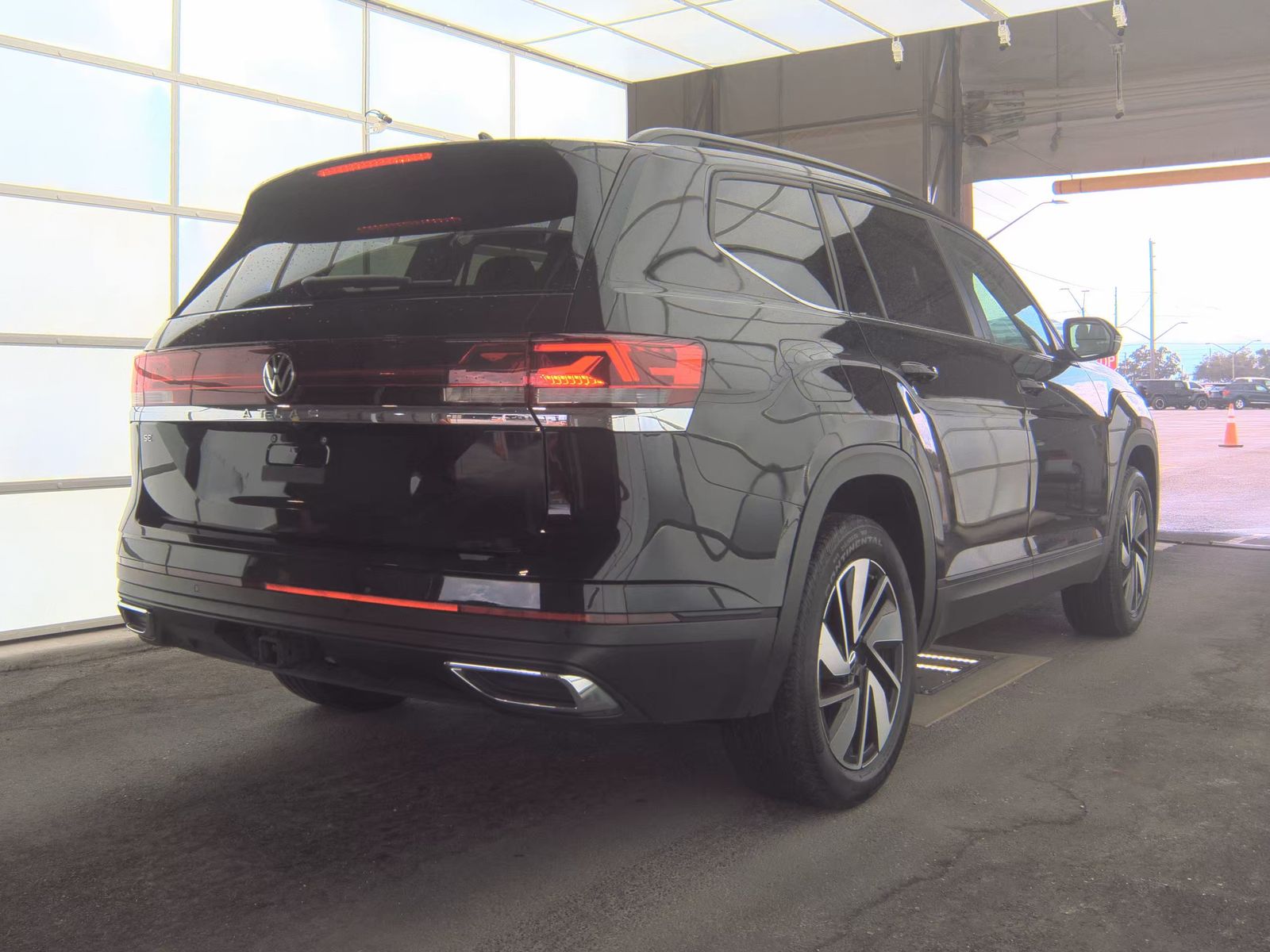 2025 Volkswagen Atlas 2.0T SE FWD