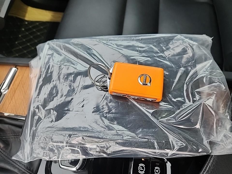 2022 Volvo XC90 T5 Momentum FWD