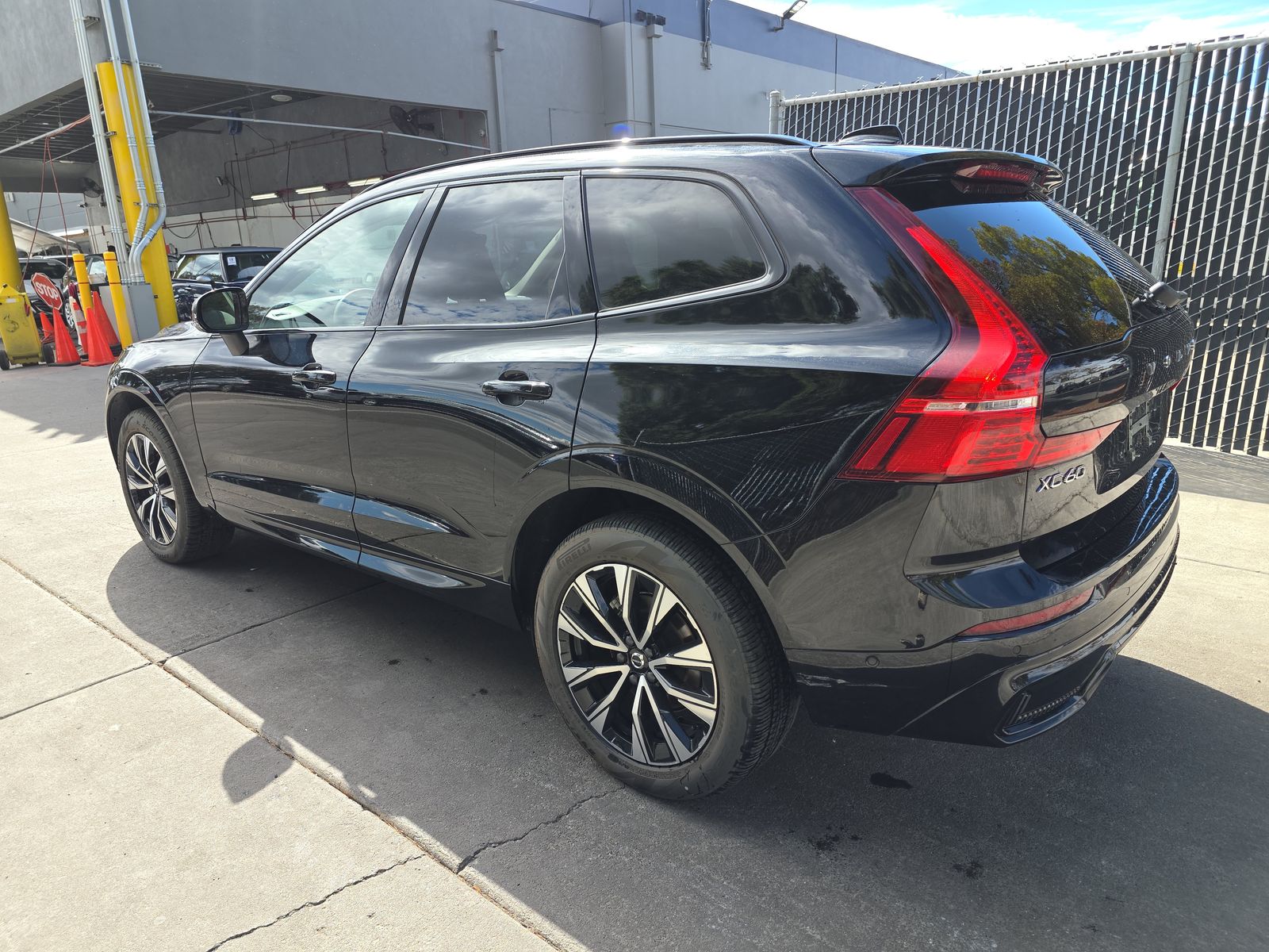 2025 Volvo XC60 B5 Plus AWD