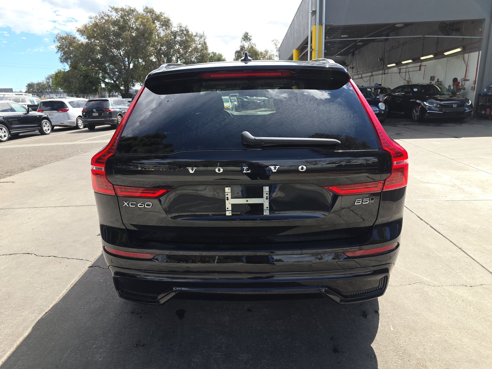 2025 Volvo XC60 B5 Plus AWD