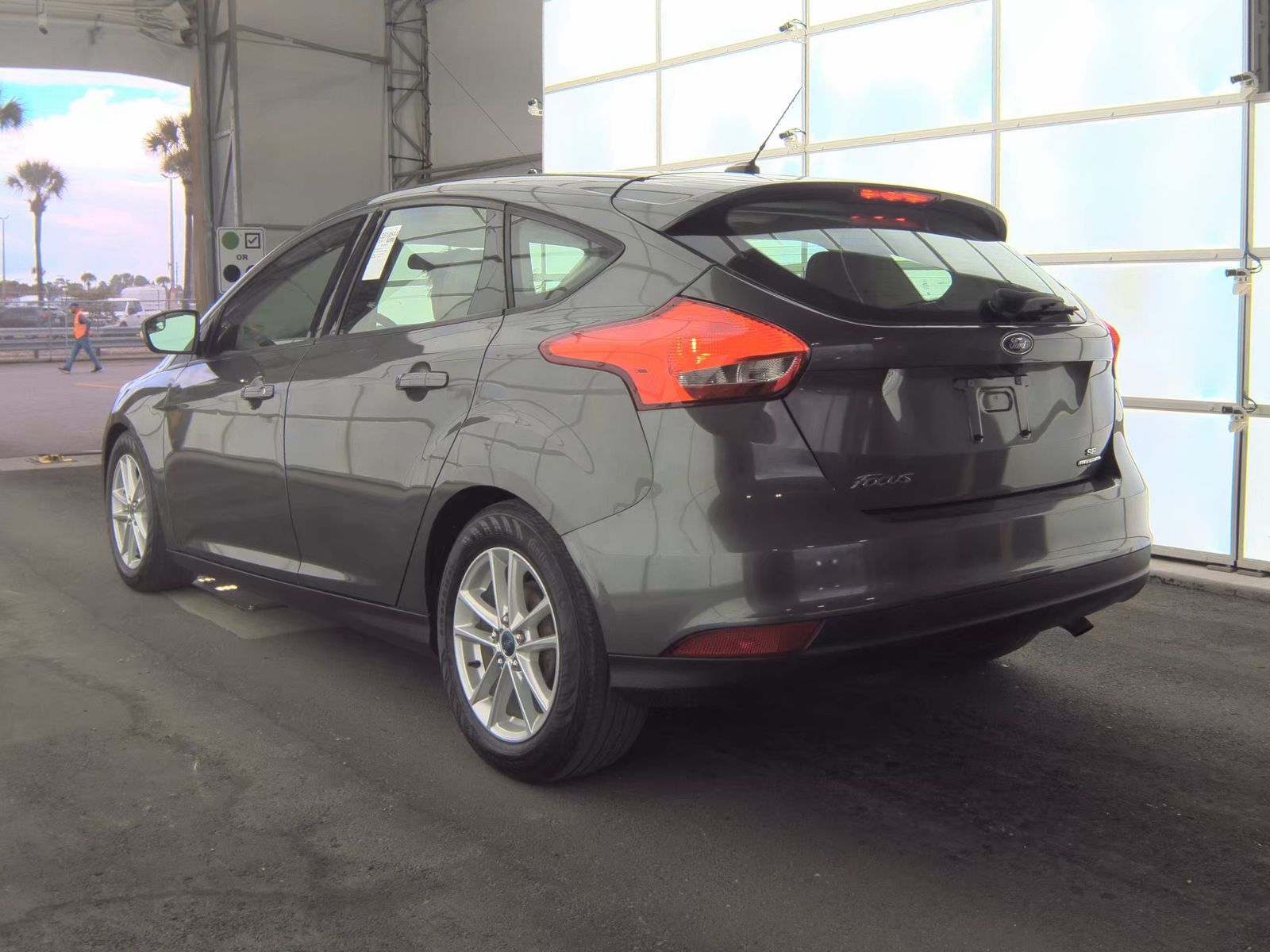 2016 Ford Focus SE FWD