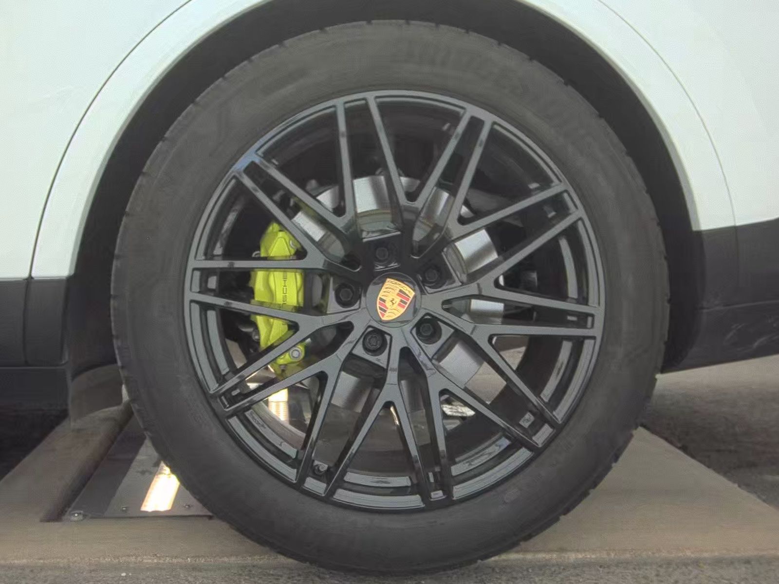 2025 Porsche Cayenne E-Hybrid AWD