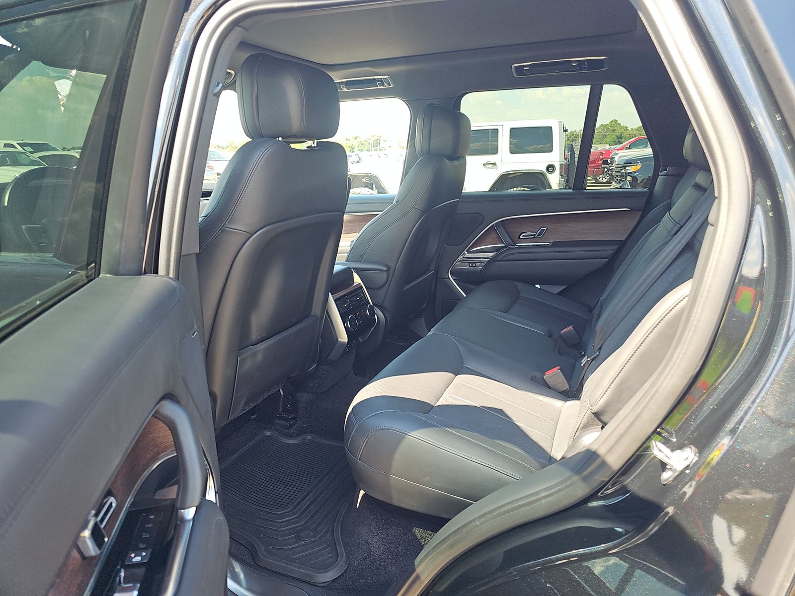 2023 Land Rover Range Rover SE AWD