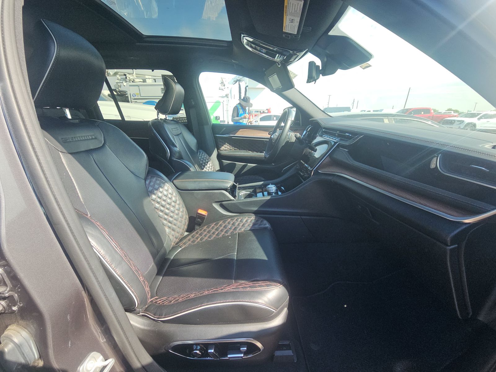 2022 Jeep Grand Cherokee Summit AWD