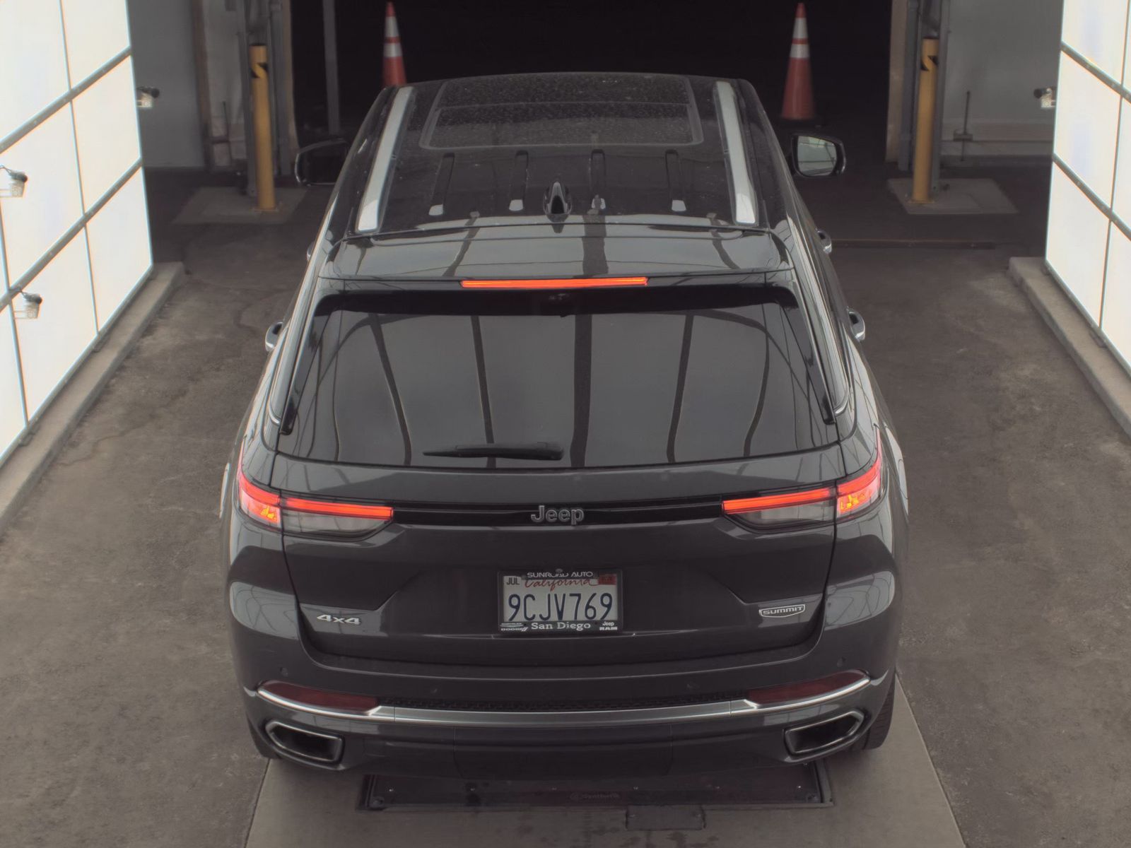 2022 Jeep Grand Cherokee Summit AWD