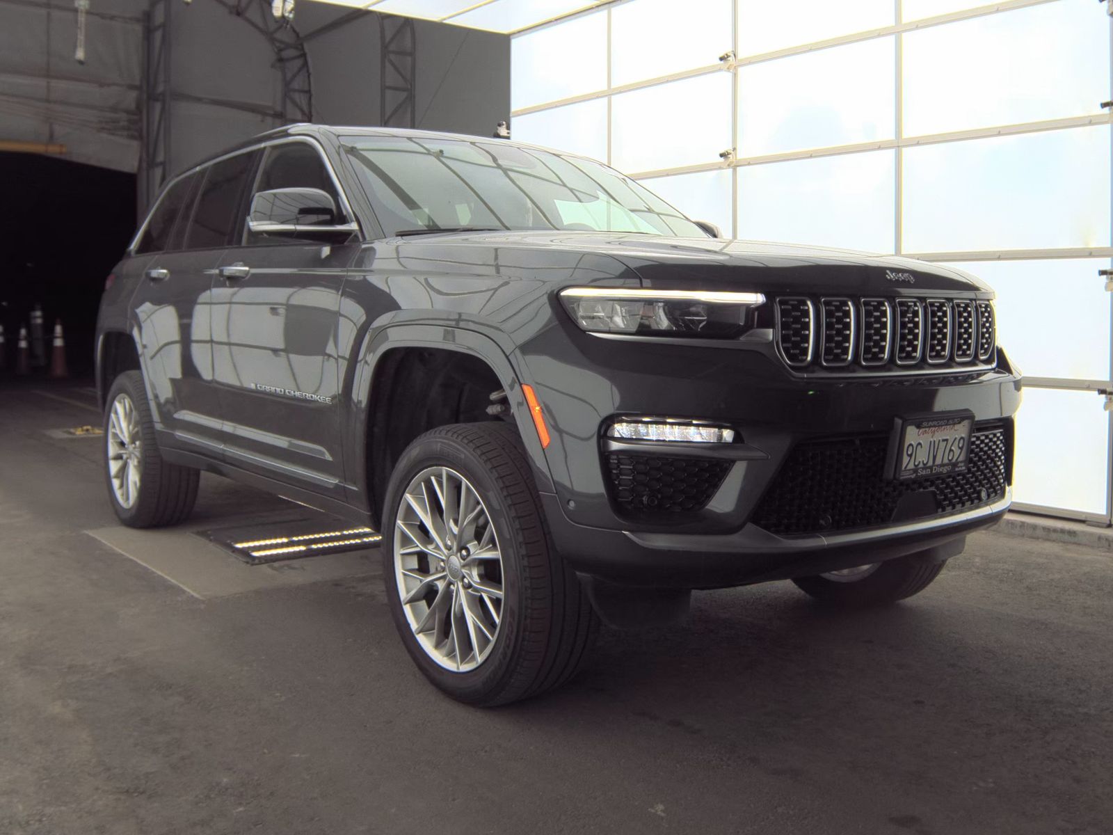2022 Jeep Grand Cherokee Summit AWD