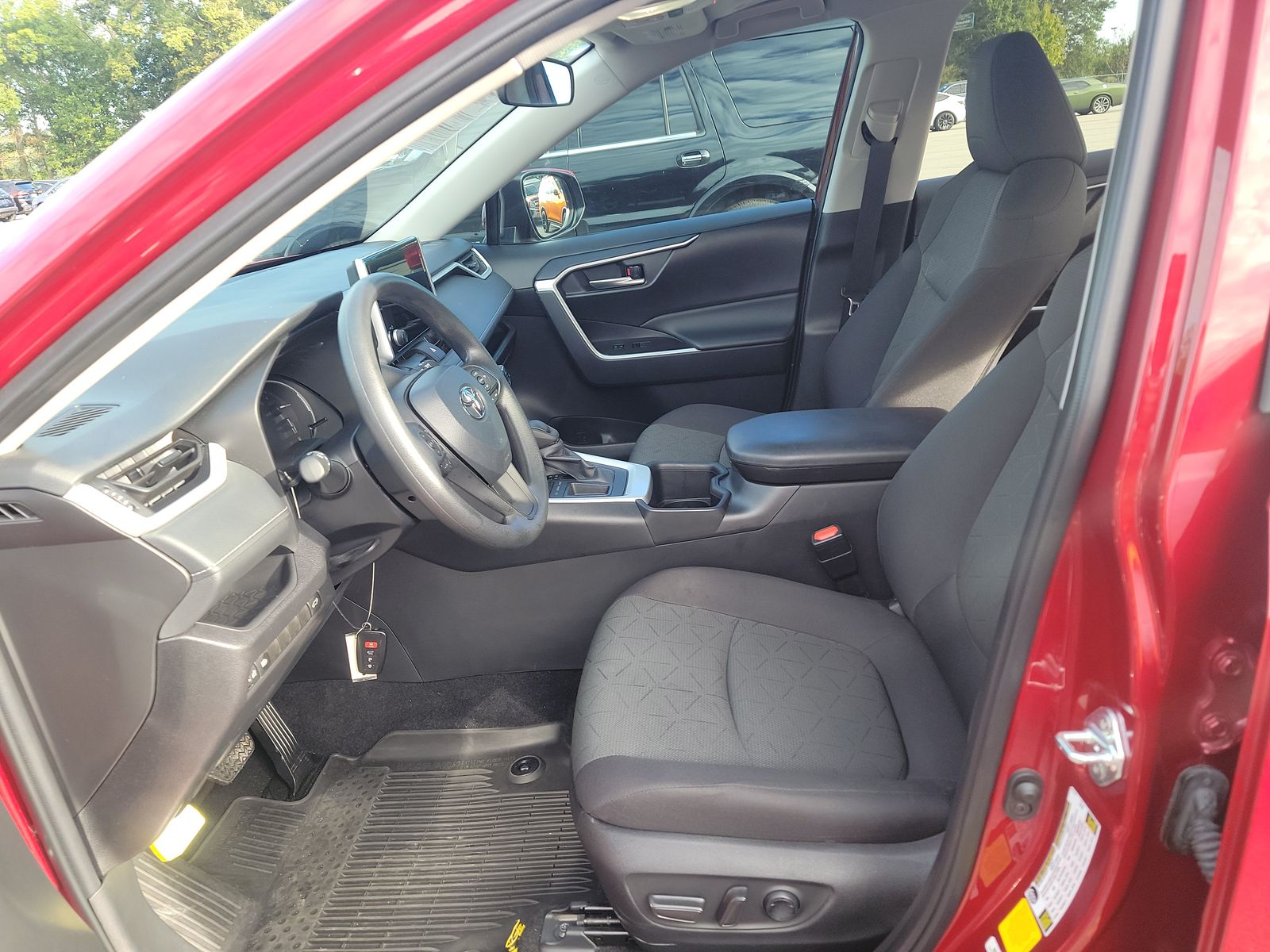 2024 Toyota RAV4 XLE FWD