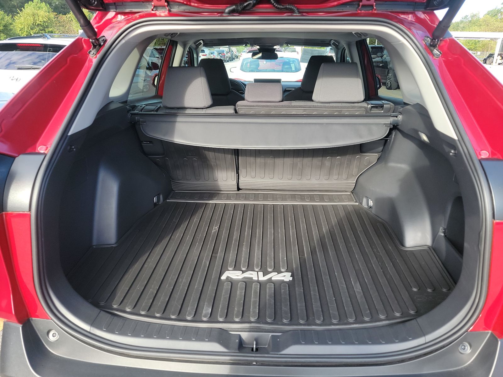 2024 Toyota RAV4 XLE FWD