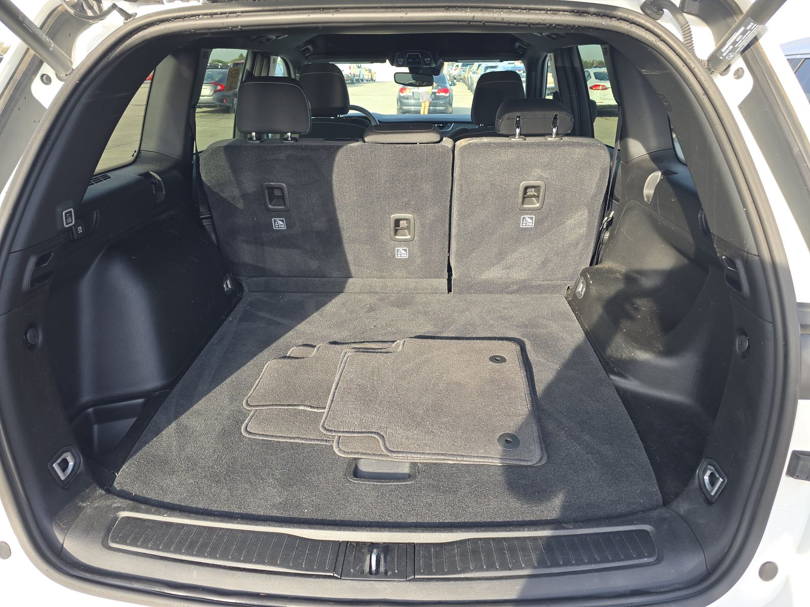 2024 Jeep Grand Cherokee Laredo RWD