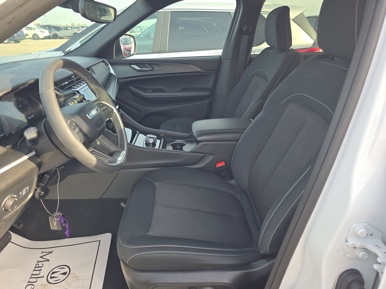 2024 Jeep Grand Cherokee Laredo RWD