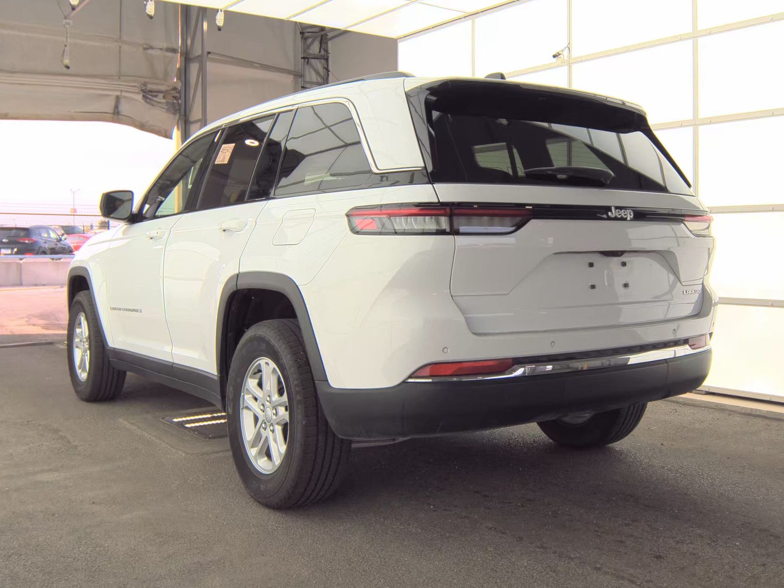 2024 Jeep Grand Cherokee Laredo RWD