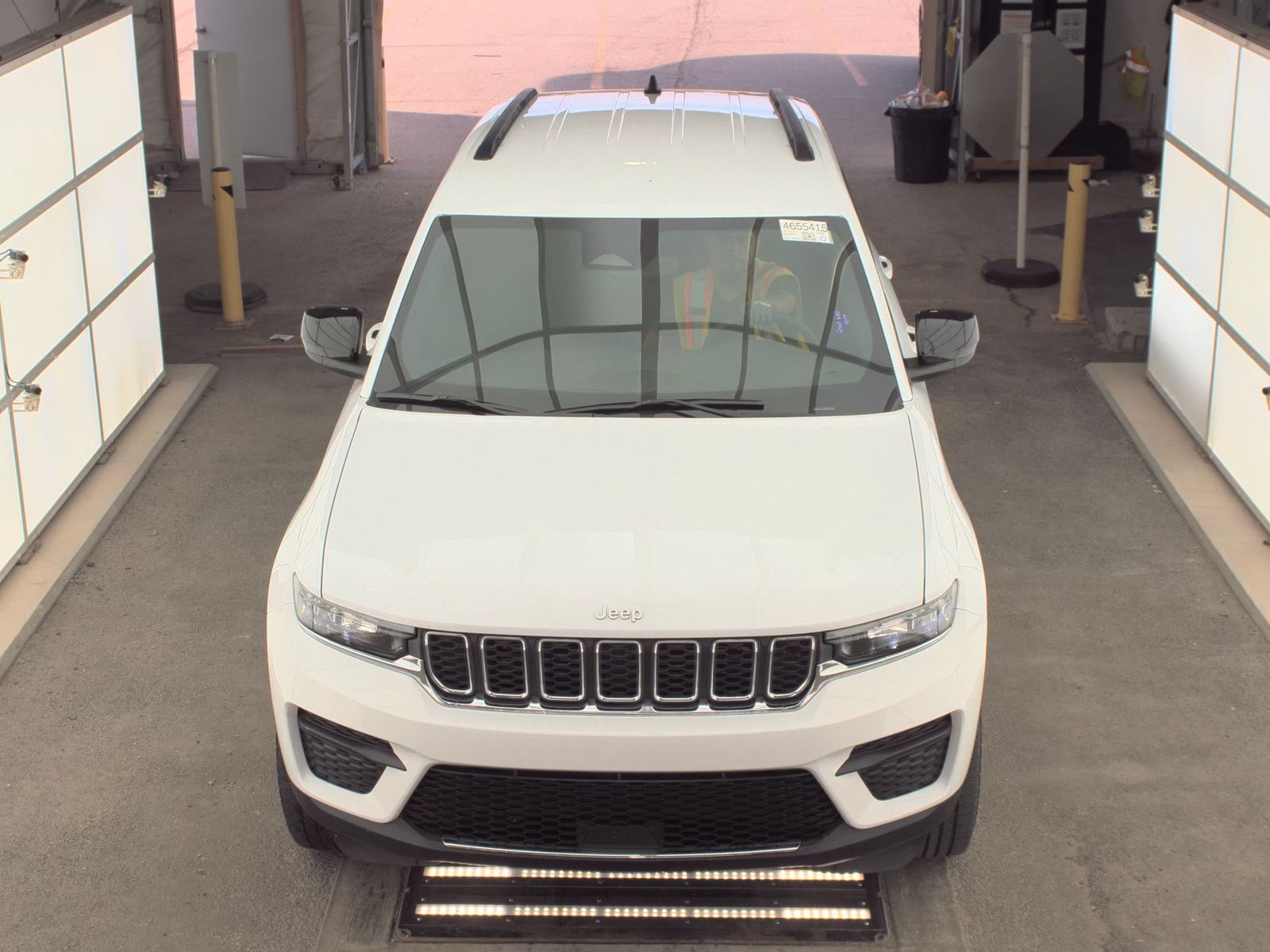 2024 Jeep Grand Cherokee Laredo RWD