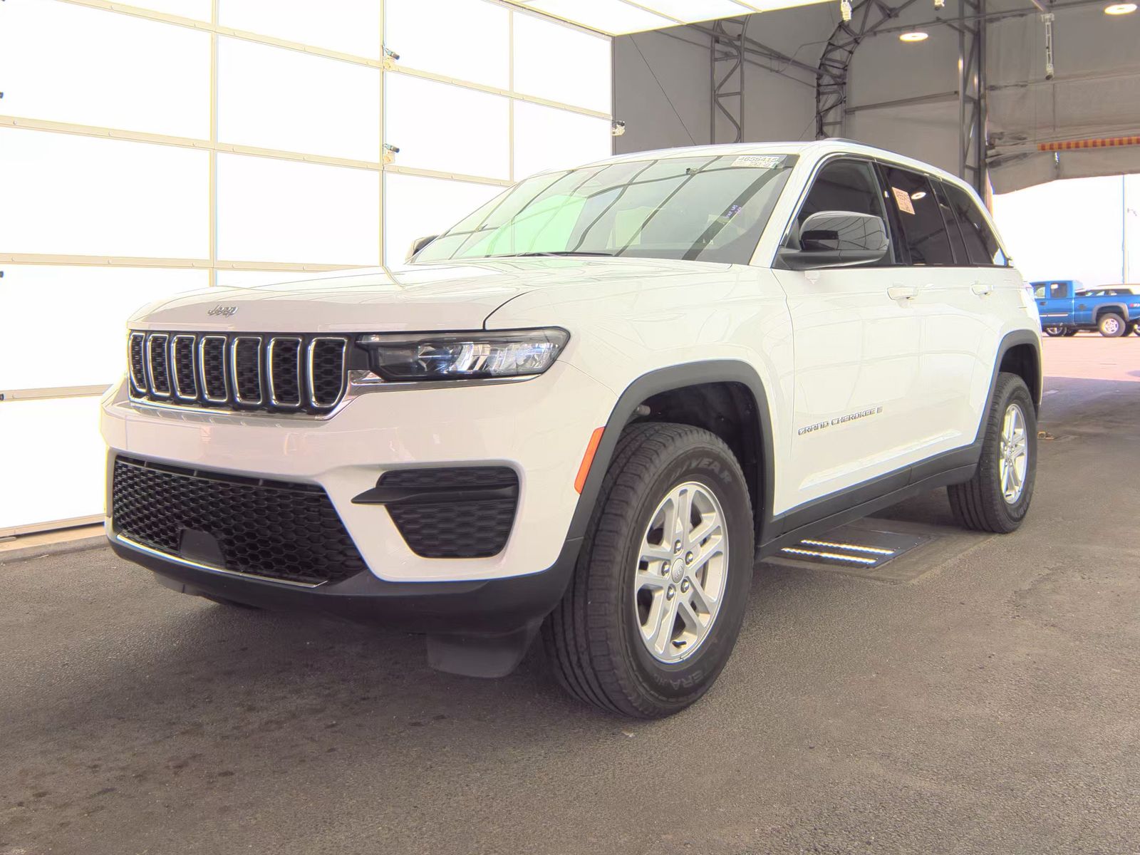 2024 Jeep Grand Cherokee Laredo RWD