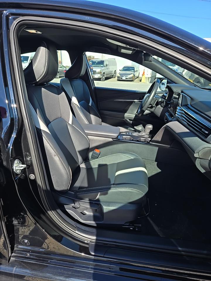 2025 Toyota Camry SE FWD