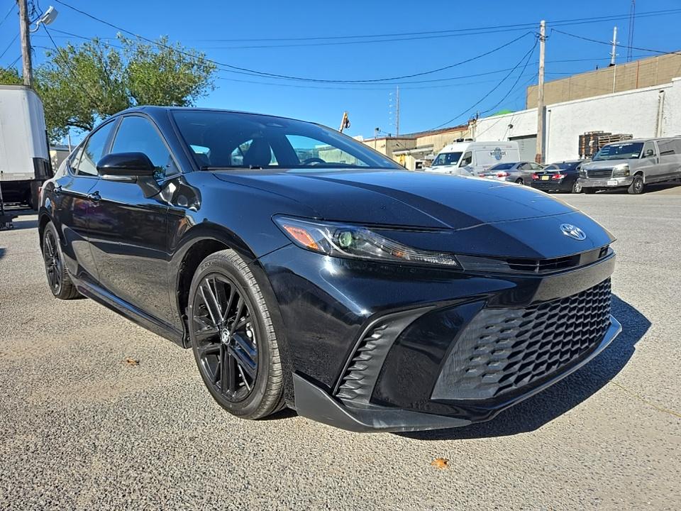 2025 Toyota Camry SE FWD