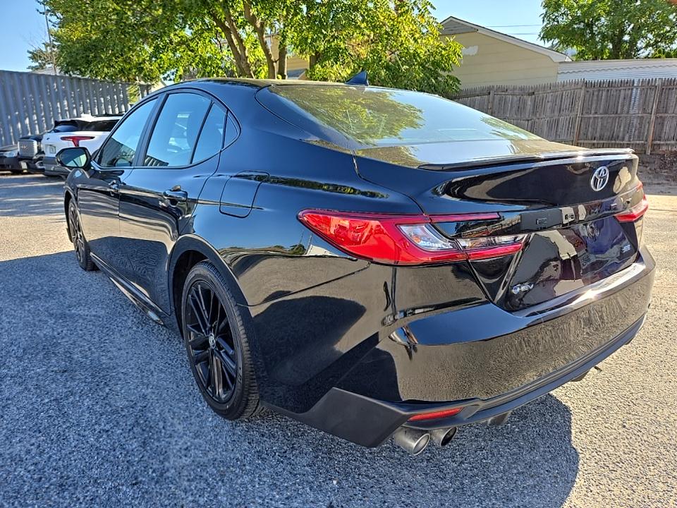 2025 Toyota Camry SE FWD