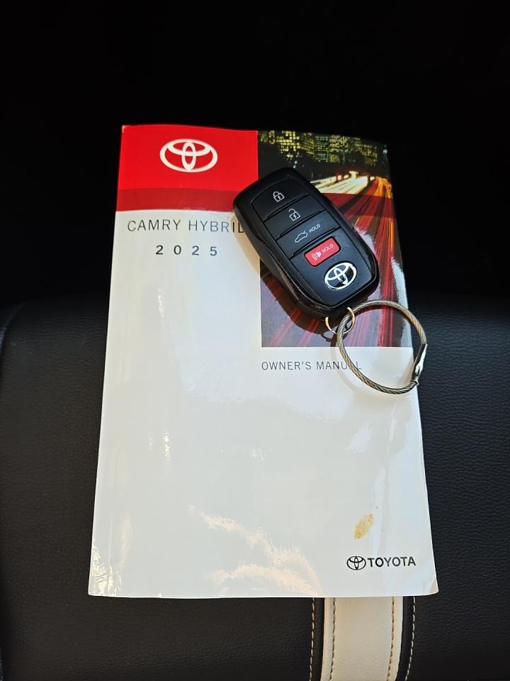 2025 Toyota Camry SE FWD