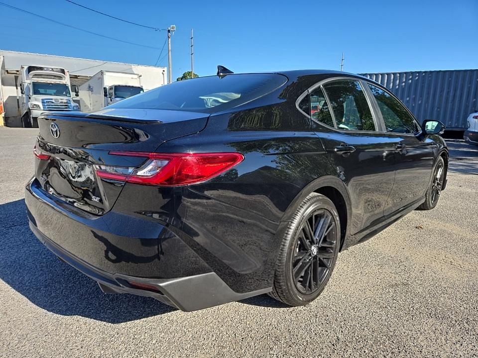 2025 Toyota Camry SE FWD