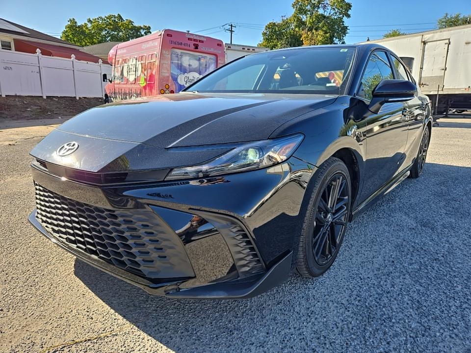 2025 Toyota Camry SE FWD