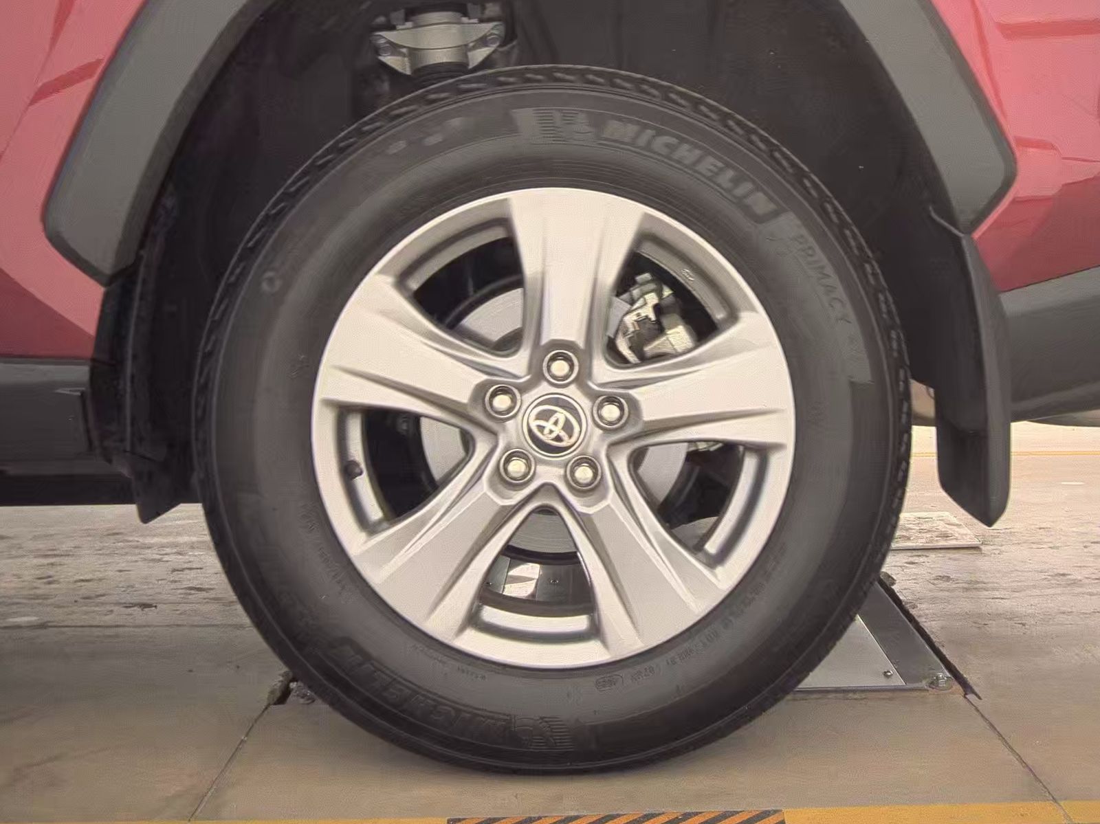 2024 Toyota RAV4 XLE FWD