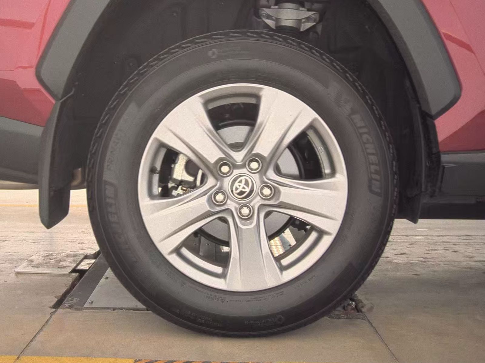 2024 Toyota RAV4 XLE FWD