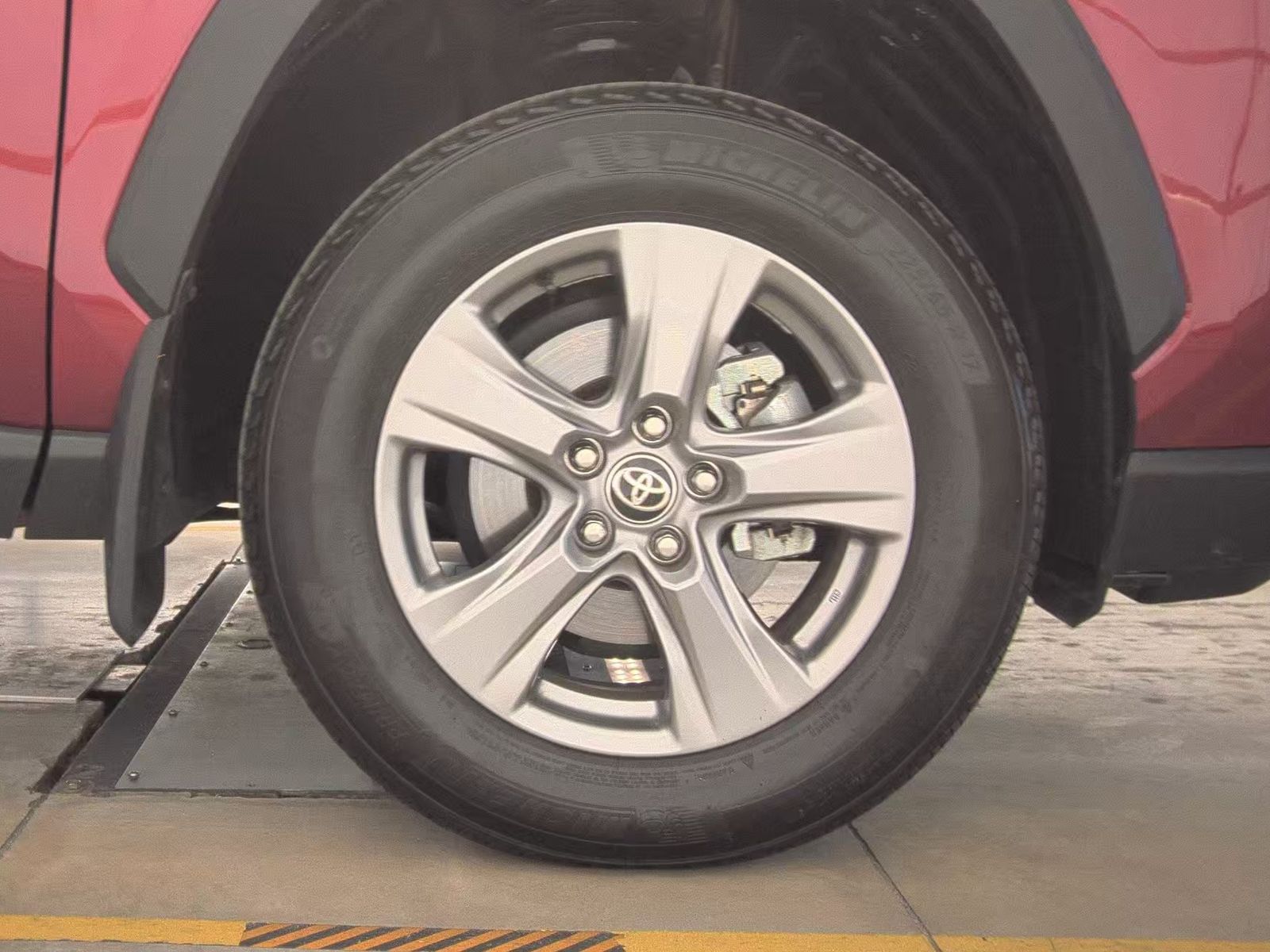 2024 Toyota RAV4 XLE FWD