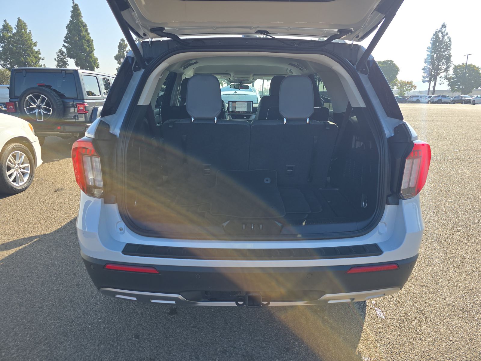 2025 Ford Explorer Active RWD