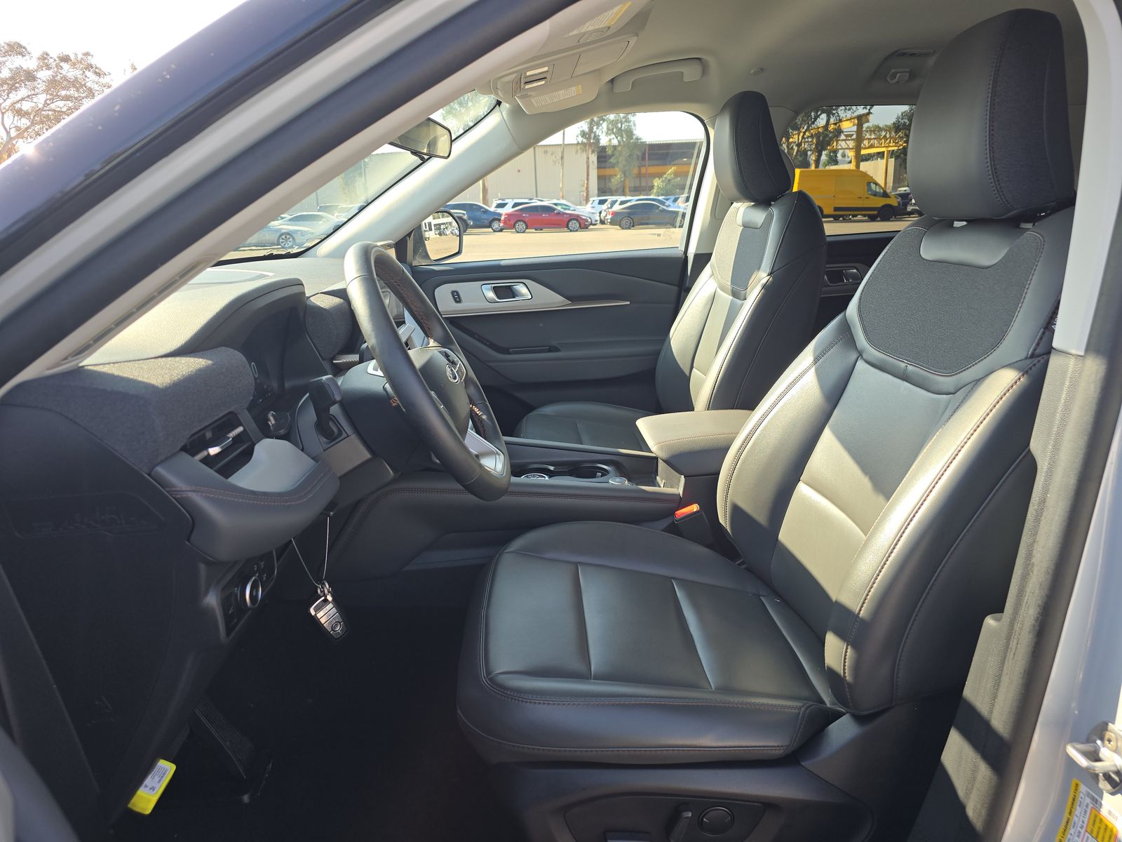 2025 Ford Explorer Active RWD