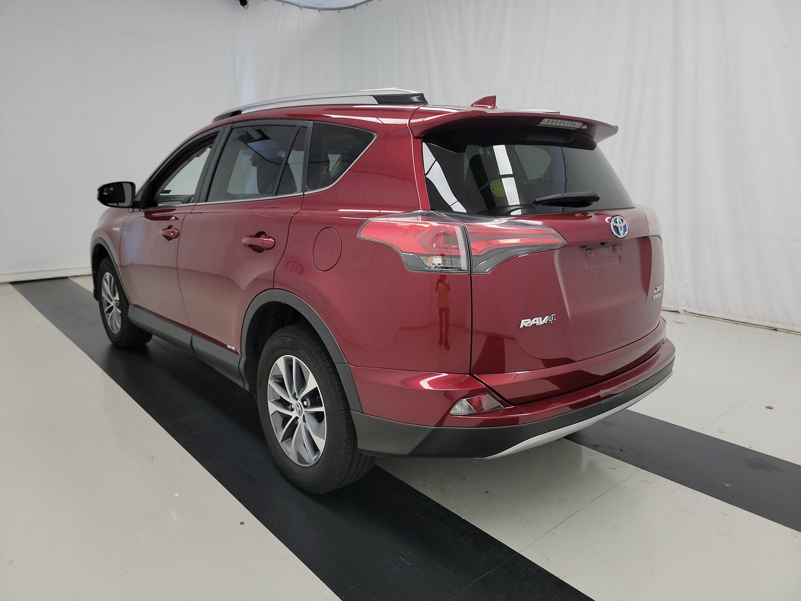 2018 Toyota RAV4 Hybrid XLE AWD